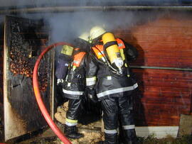 Brand eines Geräteschuppen in der Schwabstr., Wachs auf Herdplatte