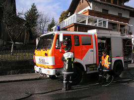 Ölspur in der Bühelstraße, Fragensteinweg, Defekt des Hydraulikschlauches des Streuwagens der Gem...