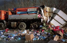 LKW Unfall A12, KM 96, auf LKW aufgefahren, Aufräumarbeiten