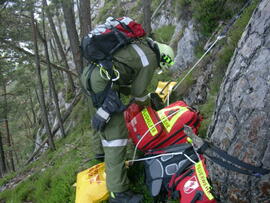 Waldbrand im Berich des Kleinen Hochwandkopf, Hubschraubereinsatz, Hilfeleistung durch FF Kematen