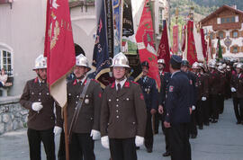 Fahnenweihe und Segnung des Kommandofahrzeuges 1993 06 06 fahnenw-32