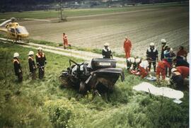 PKW Unfall, A12, KM 86,5, Auto über Böschung, Aufräumarbeiten, Brandschutz