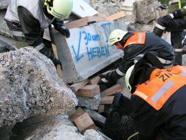 Bergeübung bei Firma Plattner/2004 06 21 Bergeü