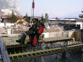 Seiltechnikübung auf der Baustelle des sZenzis/2006 04