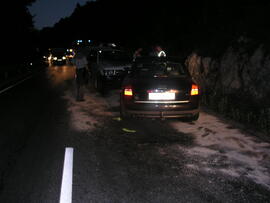 PKW Unfall B177, KM 3,2, 2 Auto frontal zusammengestoße, 2 Verletzte, Öl binden