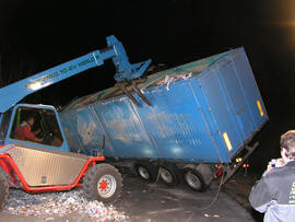 LKW Unfall, Sattelzug umgestürzt, L13, KM 0,5, Bergungsarbeiten