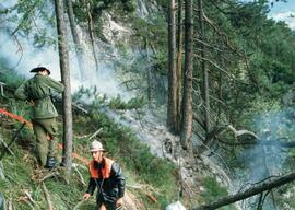 Waldbrand oberhalb Schloßbachtunnel, Mittenwaldbahn