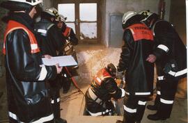 Übungsnachmittag im alten Perflerhaus/2002 03 02  Übungstag-031