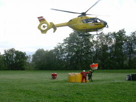 Waldbrand im Berich des Kleinen Hochwandkopf, Hubschraubereinsatz, Hilfeleistung durch FF Kematen