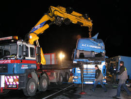 LKW Unfall, Sattelzug umgestürzt, L13, KM 0,5, Bergungsarbeiten