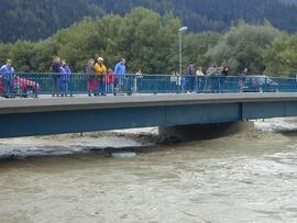 Hochwasser nach schweren Regenfällen in verschiedenen Ortsteilen von Zirl
