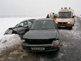 PKW Unfall L11, KM 18, 2 Auto zusammengestoßen