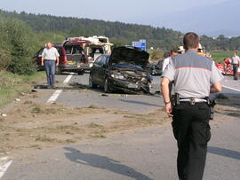 PKW Unfall A12, KM 84,5, 2 Auto zusammengestoßen