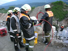 Bergeübung bei Firma Plattner/2004 06 21 Bergeü