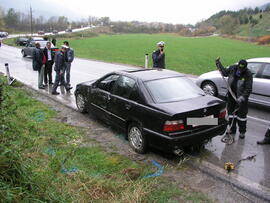 PKW Unfall, B171, KM 87,6, PKW geschleudert, am Dach liegen geblieben, 2 Verletzte