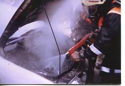 PKW Brand bei der Gärtnerei Holer - 19.4.2000