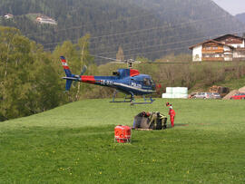 Waldbrand entlang der Brennerbahn, Hilfeleistung durch Flughelfer