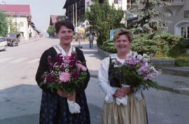 Fahnenweihe und Segnung des Kommandofahrzeuges 1993 06 06 fahnenw-31