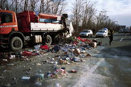 LKW Unfall A12, KM 96, auf LKW aufgefahren, Aufräumarbeiten