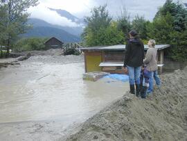 Hochwasser nach schweren Regenfällen in verschiedenen Ortsteilen von Zirl und Völs