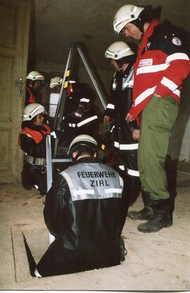 Übungsnachmittag im alten Perflerhaus/2002 03 02  Übungstag-026
