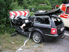 PKW Unfall B177, KM 1,2, PKW stoßt mit LKW der Fa