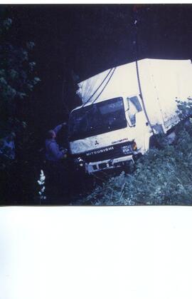 LKW Unfall ,A12, KM 99, Gemüsetransport, Böschung Ausholzen, Fracht umladen