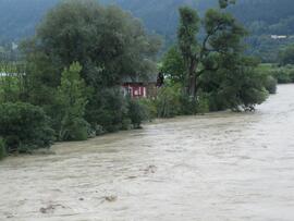 Hochwasser nach schweren Regenfällen in verschiedenen Ortsteilen von Zirl