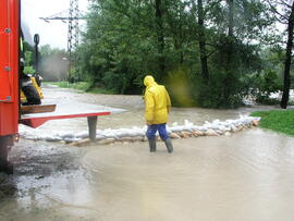 Hochwasser nach schweren Regenfällen in verschiedenen Ortsteilen von Zirl