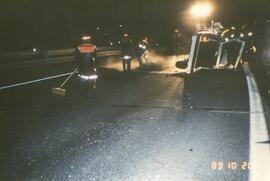 PKW Unfall Autobahnauffahrt Zirl Ost, Fahrzeuge überschlagen