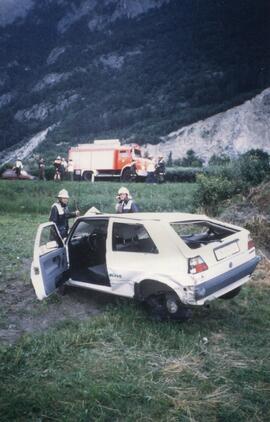 PKW Unfall A12, PKW über Böschung