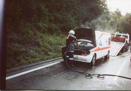 Fahrzeugbrand auf B177, KM 2,8, Motorbrand, Rettungsfahrzeug Garmisch-Partenkirchen