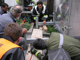 Hilfeleistung für Johann Sailer (vlg. Gloser Hans), Container im Friedhof eingebrochen