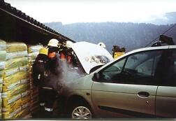 PKW Brand bei der Gärtnerei Holer - 19.4.2000