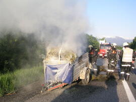 Brand eines mit Stroh beladenen PKW Anhänger, A12, KM 91,8