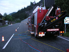 PKW Unfall B177, KM 1,2, PKW stoßt mit LKW der Fa