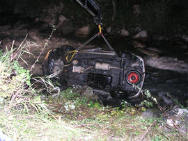 PKW Unfall L13, KM 5, Auto in Melach gestürzt, Bergung