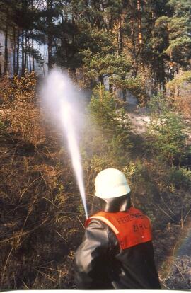 Waldbrand entlang der Mittenwaldbahn, 14 Brandstellen, von KM 7 bis 8,5