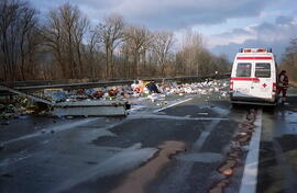 LKW Unfall A12, KM 96, auf LKW aufgefahren, Aufräumarbeiten