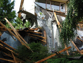 Blechdach nach Sturm bergen, Hilfeleistung für die FF Mühlau, Innsbruck Karwendelweg