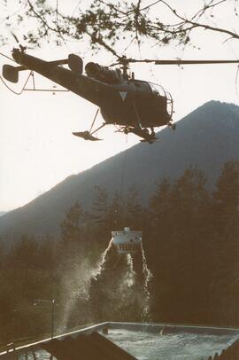 Waldbrand oberhalb der Martinswand, Hubschraubereinsatz