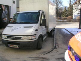 Dieselaustritt aus LKW - Tank aufgerissen, Bahnhofstraße