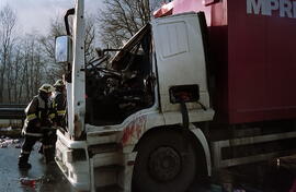 LKW Unfall A12, KM 96, auf LKW aufgefahren, Aufräumarbeiten