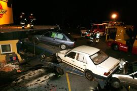 LKW Unfall, B177, Linserkurve, Autotransporter fuhr in das Rasthaus Zirlerberg