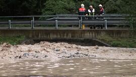 Hochwasser nach schweren Regenfällen in verschiedenen Ortsteilen von Zirl