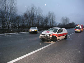 PKW Unfall A12, KM 92,5, Zusammensto0 von 3 Autos, im Staubereich dann ein weiterer Auffahrunfall